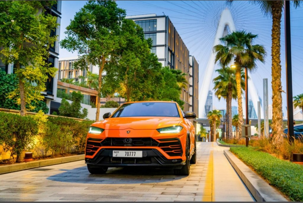 LAMBORGHINI URUS ORANGE 2021